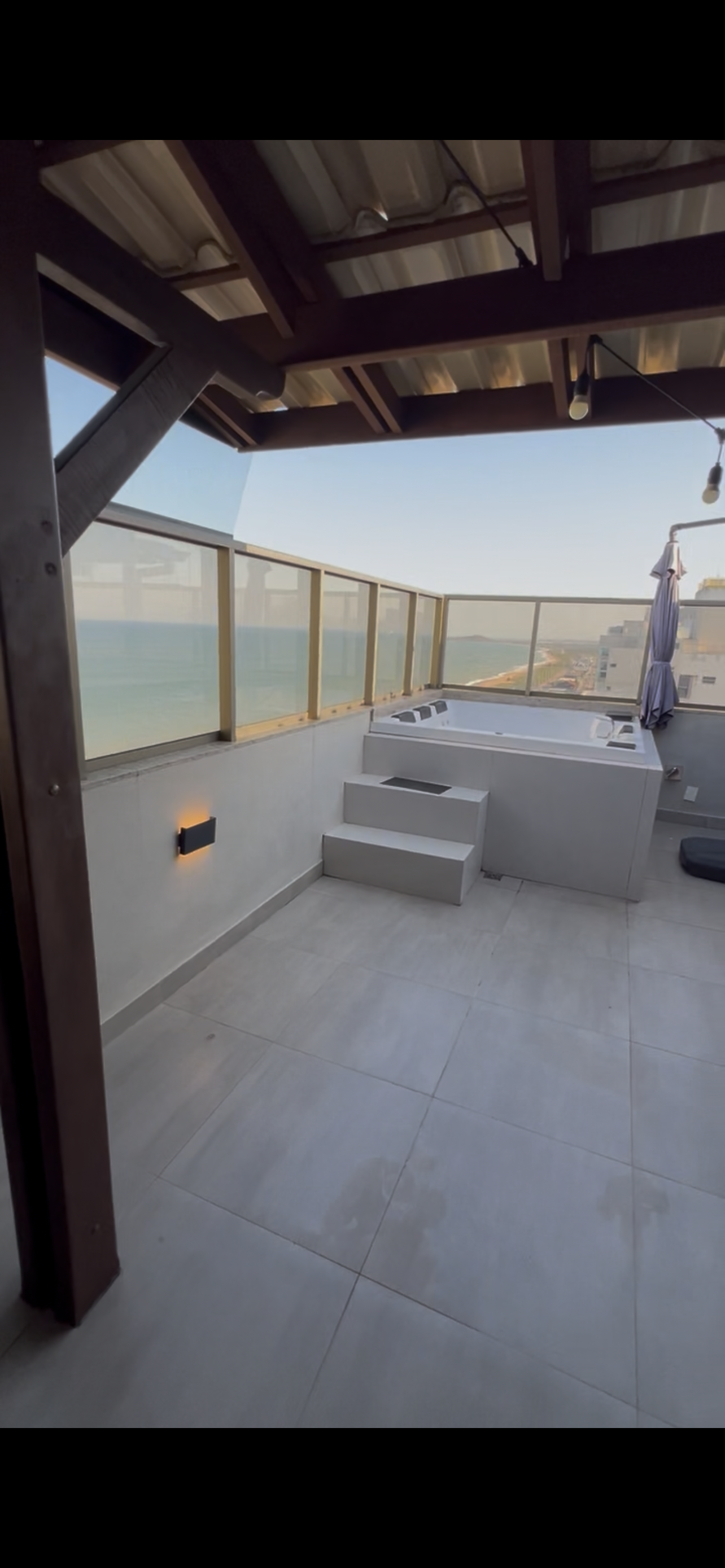 Fachada de Cobertura Duplex | Hidromassagem | Churrasqueira | Porteira fechada em Praia de Itaparica, Vila Velha